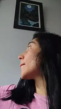 Elowyn online show from November 30, 5:50 pm