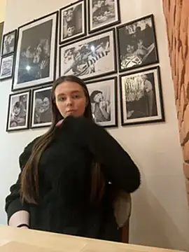 MilaBee online show from March 21, 9:23 am