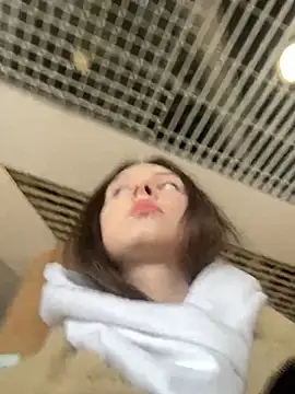 MilaBee online show from March 22, 5:49 am