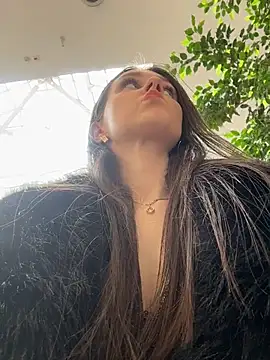 MilaBee online show from March 21, 8:19 am