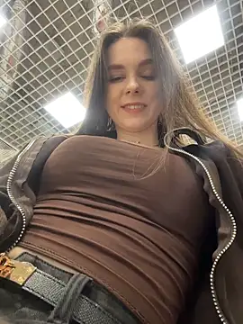 MilaBee online show from March 28, 5:18 am