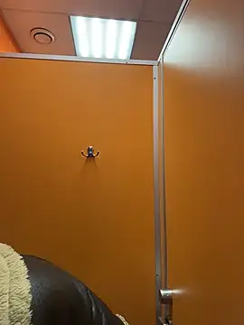 MilaBee online show from April 19, 11:31 am