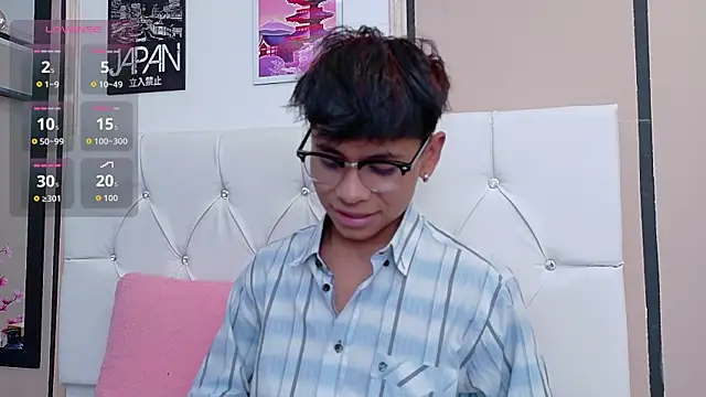 Snapshot of Ethan_Westt chatting on November 10, 8:52 pm Ethan Westt online show from November 10, 8:52 pm