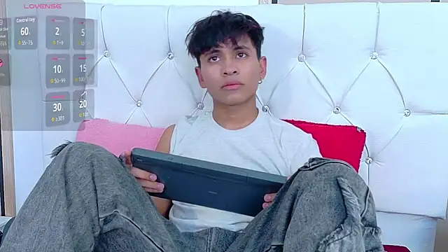 Snapshot of Ethan_Westt chatting on November 22, 9:03 pm Ethan Westt online show from November 22, 9:03 pm