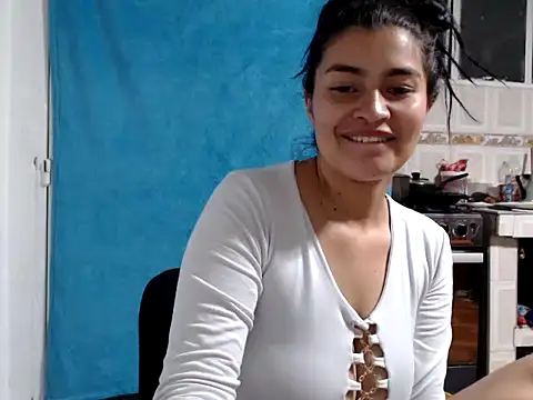 Snapshot of AlanaHotxx chatting on September 25, 7:01 am AlanaHotxx online show from September 25, 7:01 am