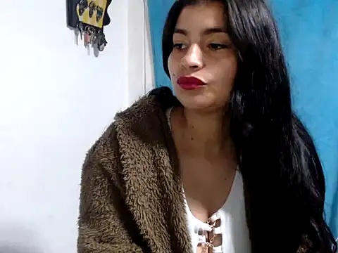 Snapshot of AlanaHotxx chatting on November 21, 6:12 am AlanaHotxx online show from November 21, 6:12 am