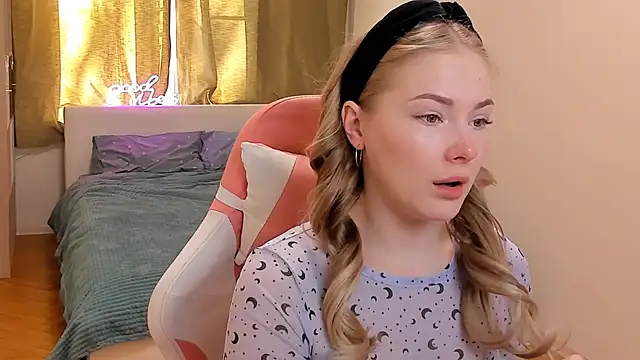 Snapshot of -awari- chatting on March 22, 11:00 am -awari- online show from March 22, 11:00 am