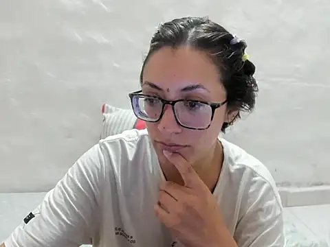 DulceXmile online show from January 7, 7:05 pm