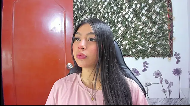 Snapshot of Sarahbrowm_ chatting on September 27, 5:51 pm Sarahbrowm online show from September 27, 5:51 pm