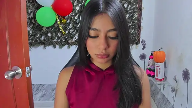 Sarahbrowm  online show from October 28, 7:38 pm