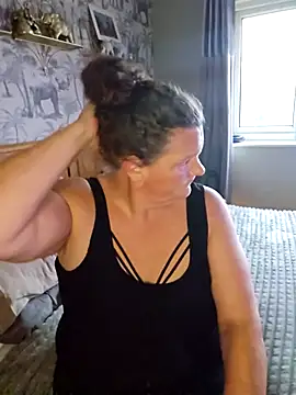 MissQueenBeex online show from September 19, 5:24 pm