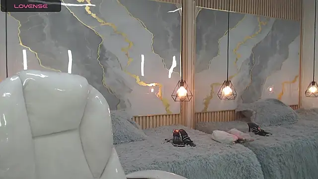 Snapshot of nei_girl chatting on September 13, 11:10 am nei girl online show from September 13, 11:10 am