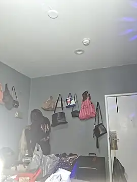 Snapshot of ItsBarbieBitcxxxx69 chatting on November 6, 2:45 am ItsBarbieBitcxxxx69 online show from November 6, 2:45 am