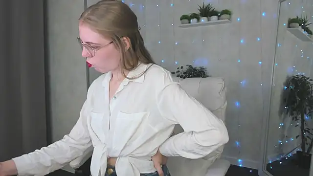 Snapshot of Joann_Shermann chatting on October 23, 1:16 am Joann Shermann online show from October 23, 1:16 am