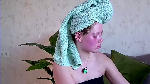 AshleyD  online show from September 16, 2:34 am