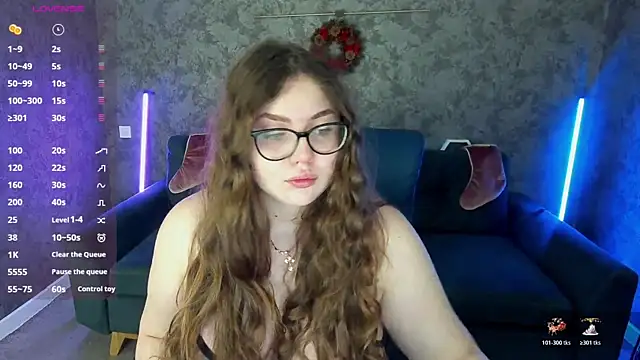 LuxSopphia online show from January 5, 8:01 pm