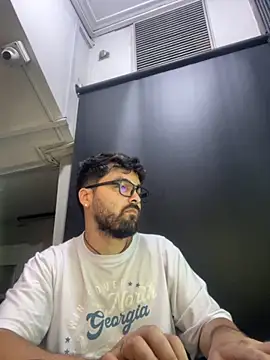 Snapshot of Freakydrag chatting on September 23, 2:03 am Freakydrag online show from September 23, 2:03 am