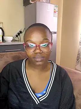 YummyMelanin117 online show from November 6, 9:10 am