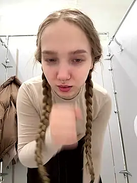 Snapshot of bambi_lu chatting on January 8, 5:26 pm bambi lu online show from January 8, 5:26 pm