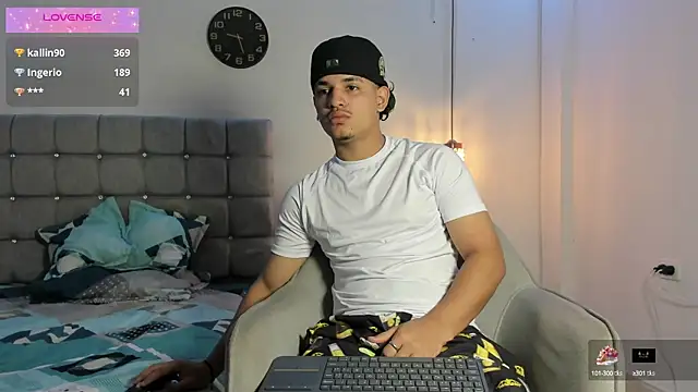 samxx muscle online show from September 18, 1:46 pm