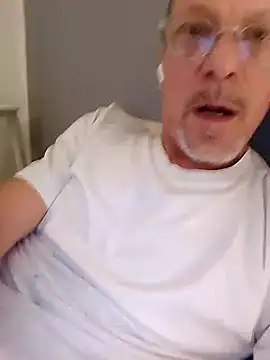 Snapshot of Deddyitalia3p chatting on October 4, 6:17 pm Deddyitalia3p online show from October 4, 6:17 pm