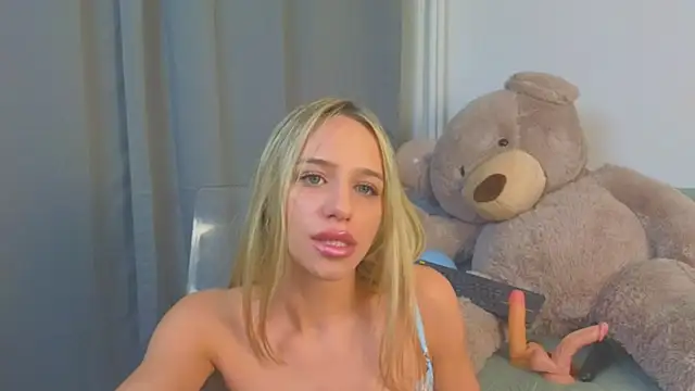 Snapshot of MellisaKim chatting on December 13, 10:59 pm MellisaKim online show from December 13, 10:59 pm