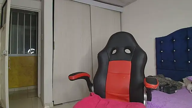 Snapshot of lovehotpink chatting on October 11, 11:25 pm lovehotpink online show from October 11, 11:25 pm