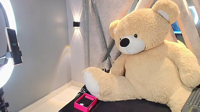 Elaine87  online show from October 20, 9:26 pm