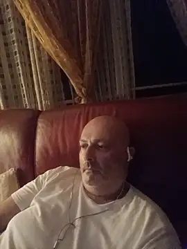 Alexis Bull online show from May 30, 1:14 am