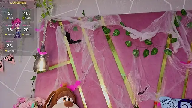 Snapshot of MilleyJones chatting on October 31, 7:48 pm MilleyJones online show from October 31, 7:48 pm