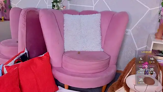 Snapshot of MilleyJones chatting on November 13, 7:57 pm MilleyJones online show from November 13, 7:57 pm