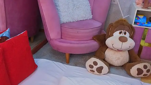 Snapshot of MilleyJones chatting on December 2, 7:53 pm MilleyJones online show from December 2, 7:53 pm