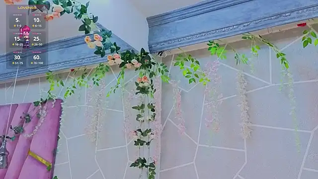 Snapshot of MilleyJones chatting on December 13, 8:14 pm MilleyJones online show from December 13, 8:14 pm