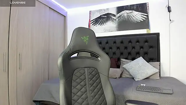 santi aesthetic online show from October 9, 3:59 am