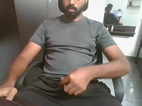 Snapshot of lovelyakash69 chatting on October 13, 4:23 am lovelyakash69 online show from October 13, 4:23 am