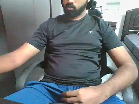 Snapshot of lovelyakash69 chatting on December 2, 3:45 am lovelyakash69 online show from December 2, 3:45 am