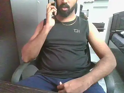 Snapshot of lovelyakash69 chatting on December 14, 4:51 am lovelyakash69 online show from December 14, 4:51 am