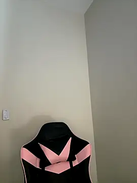 Snapshot of Manu_2002_ chatting on November 5, 10:37 am Manu 2002 online show from November 5, 10:37 am