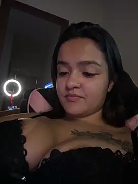 Snapshot of Manu_2002_ chatting on February 5, 1:05 pm Manu 2002 online show from February 5, 1:05 pm