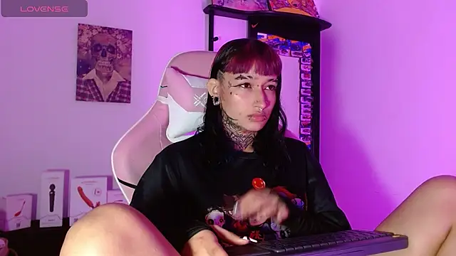 SharaRoss1 online show from April 18, 8:09 pm