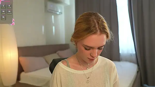 Snapshot of Cyberheart_ chatting on November 19, 11:10 am Cyberheart online show from November 19, 11:10 am