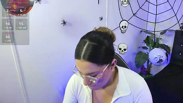 Snapshot of saaya_tay chatting on October 25, 3:03 am saaya tay online show from October 25, 3:03 am