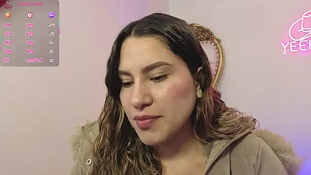 Snapshot of saaya_tay chatting on November 8, 3:29 am saaya tay online show from November 8, 3:29 am