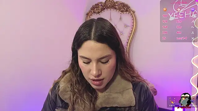 Snapshot of saaya_tay chatting on November 22, 3:16 am saaya tay online show from November 22, 3:16 am