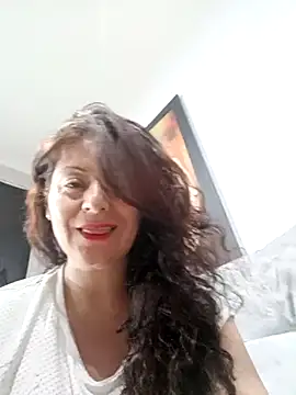 lunadicty online show from March 11, 11:26 pm