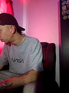 Snapshot of Chris__Jones chatting on September 11, 7:03 pm Chris Jones online show from September 11, 7:03 pm