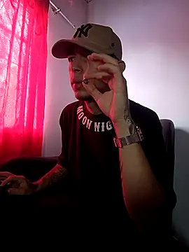 Snapshot of Chris__Jones chatting on September 23, 5:38 pm Chris Jones online show from September 23, 5:38 pm