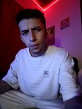 Snapshot of Chris__Jones chatting on October 7, 4:31 am Chris Jones online show from October 7, 4:31 am