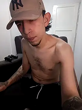 Snapshot of Chris__Jones chatting on December 2, 10:38 pm Chris Jones online show from December 2, 10:38 pm