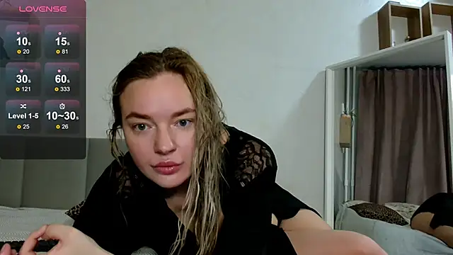 Snapshot of Eva___forever chatting on November 27, 1:40 am Eva forever online show from November 27, 1:40 am